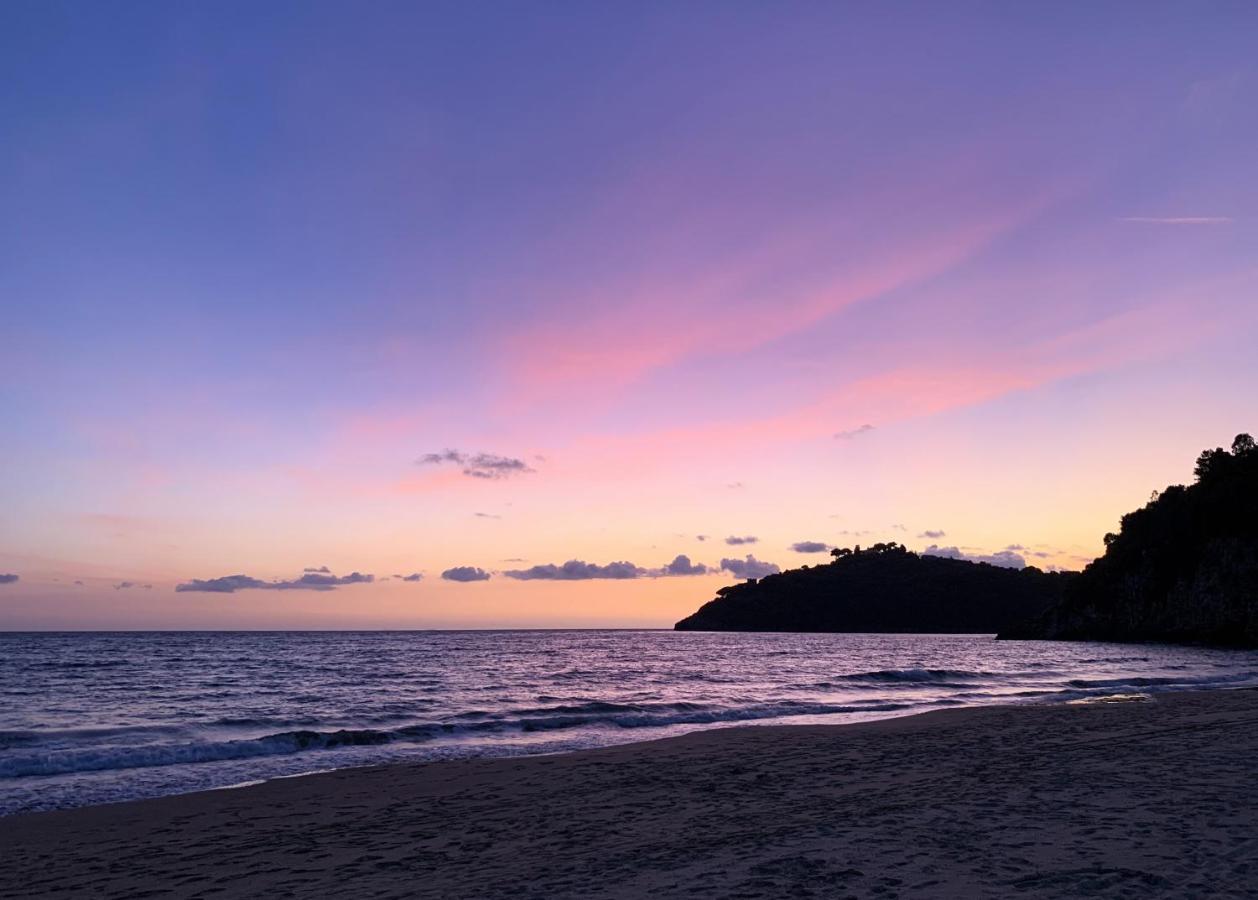 Aeneas' Landing Resort กาเอตา ภายนอก รูปภาพ