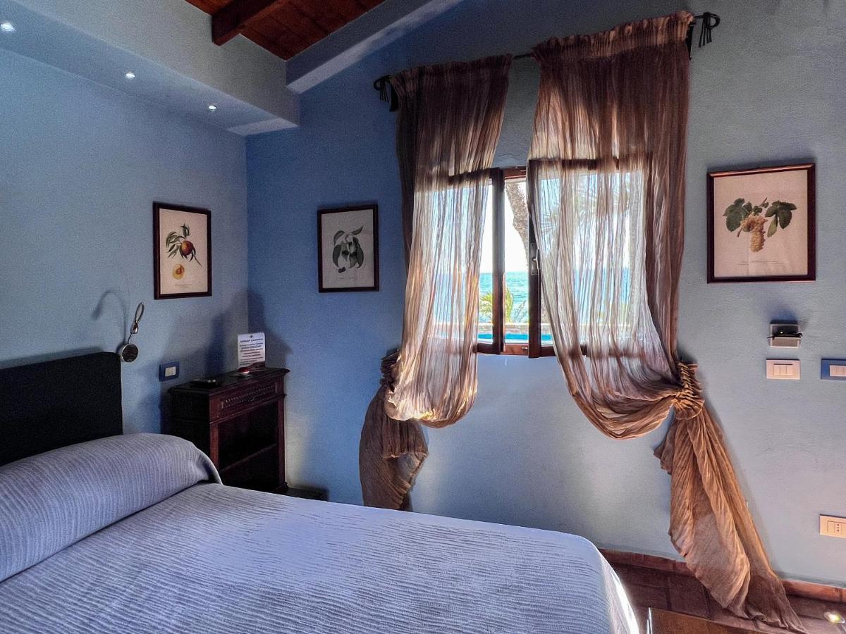 Aeneas' Landing Resort กาเอตา ภายนอก รูปภาพ