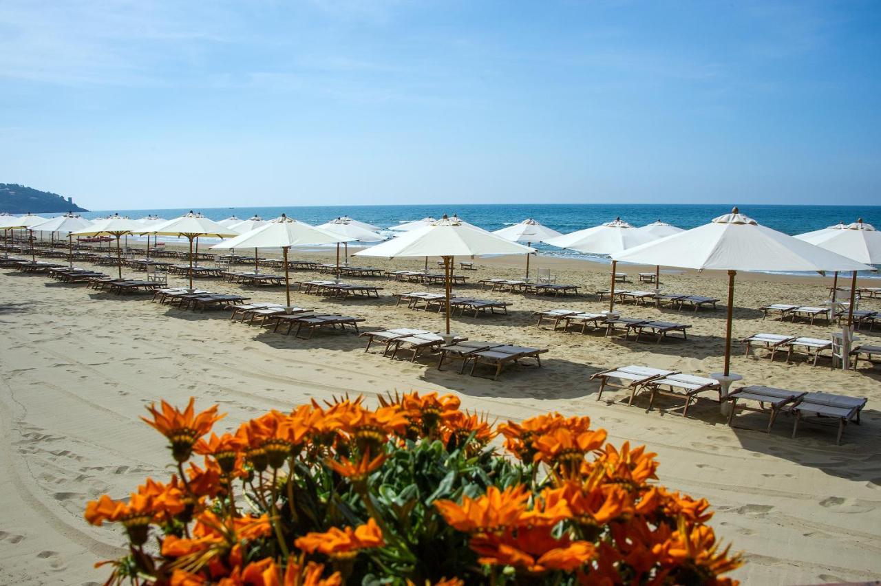 Aeneas' Landing Resort กาเอตา ภายนอก รูปภาพ