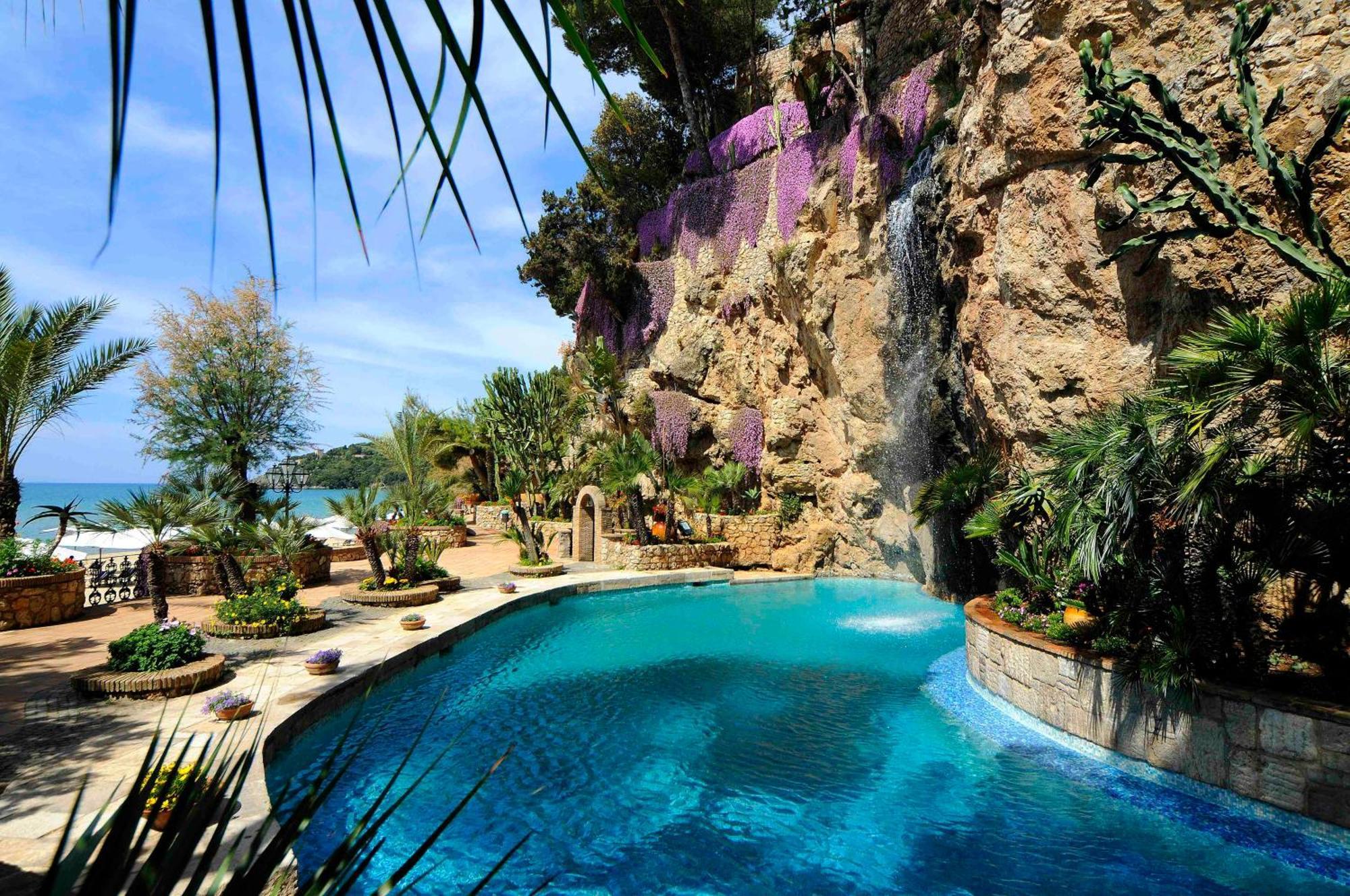 Aeneas' Landing Resort กาเอตา ภายนอก รูปภาพ